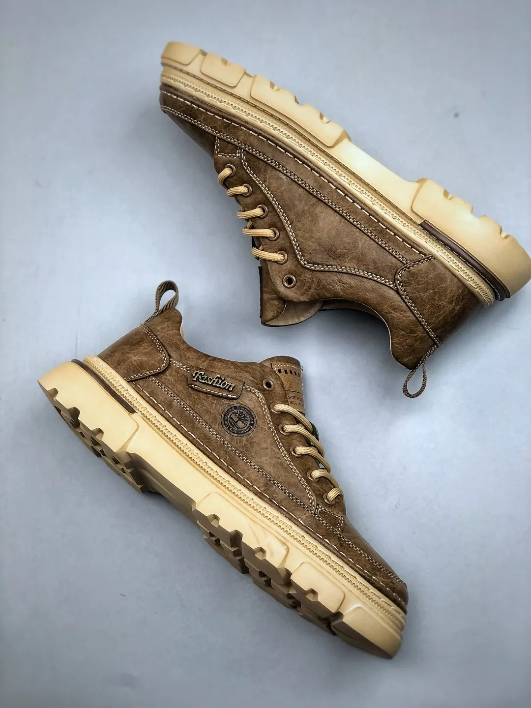 Local pickup 💰 520 supports store Timberland/Timberland classic 25ss new low-top (plus velvet) classic re-creation, brand new upgrade, Guangdong factory quality, original box and original packaging. The fabric is made of Italian 🇮🇹 top frosted mesh. It is paired with anti-odor and anti-corrosion genuine leather latex insoles to give you a perfect wearing experience. High-quality and durable, a must-have for sportsmen. Specially designed to handle handsomeness. High-quality and first-class foot feel. Exclusive supply Official item number: TB23066 Size: 39 40 41 42 43 44